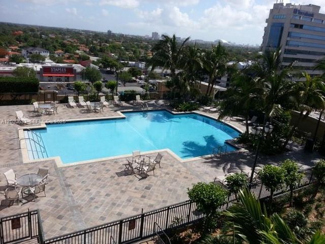 3232 SW 22nd Ter 910, Miami, FL 33145