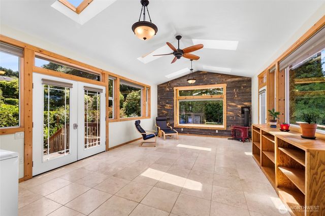 801 N Waugh Road, Mount Vernon, WA 98273