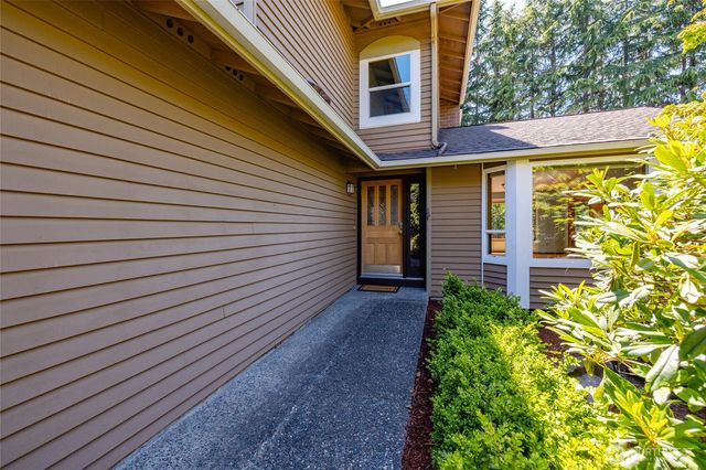 801 N Waugh Road, Mount Vernon, WA 98273