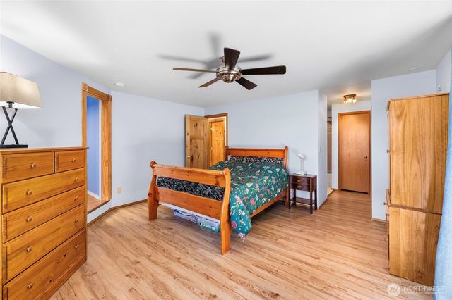 801 N Waugh Road, Mount Vernon, WA 98273