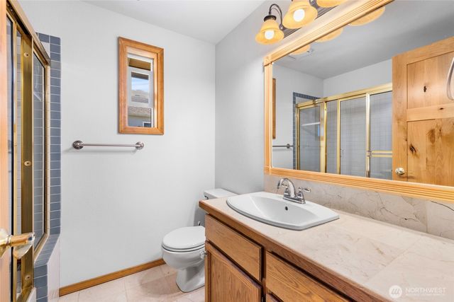 801 N Waugh Road, Mount Vernon, WA 98273
