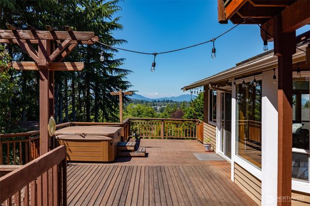 801 N Waugh Road, Mount Vernon, WA 98273