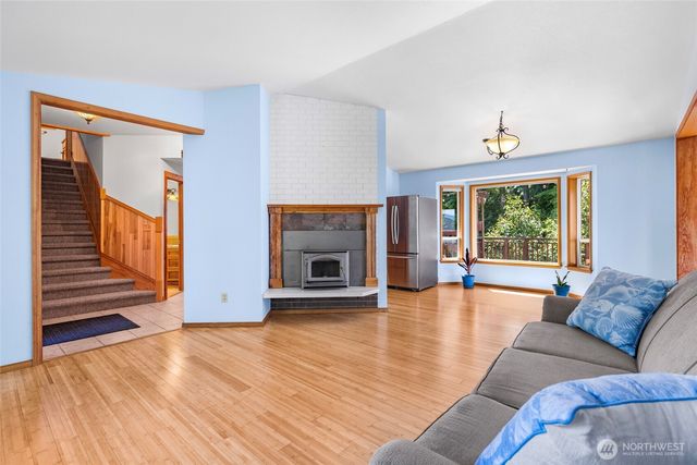 801 N Waugh Road, Mount Vernon, WA 98273