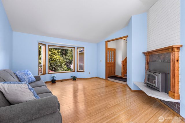 801 N Waugh Road, Mount Vernon, WA 98273