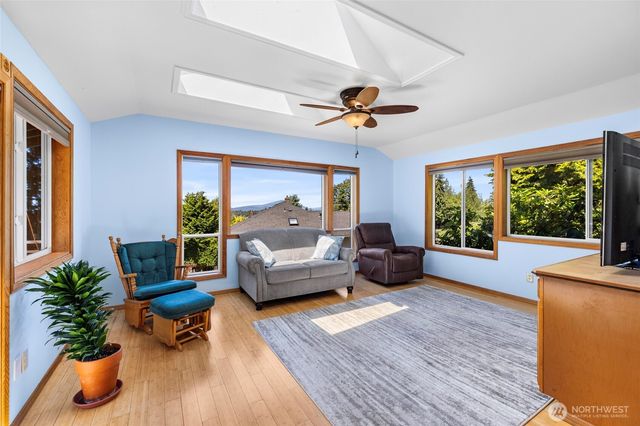 801 N Waugh Road, Mount Vernon, WA 98273