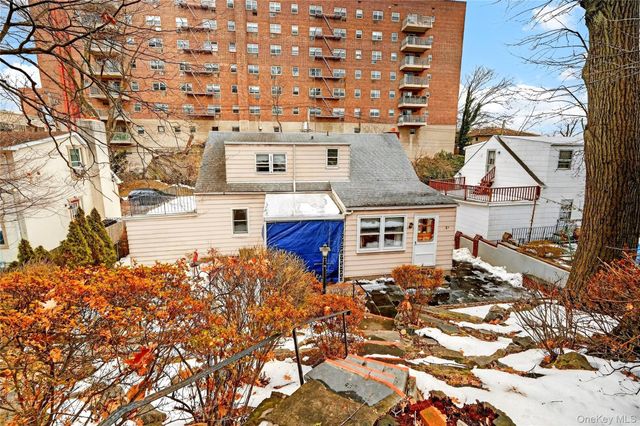 38 Raybrook Road, Yonkers, NY 10704