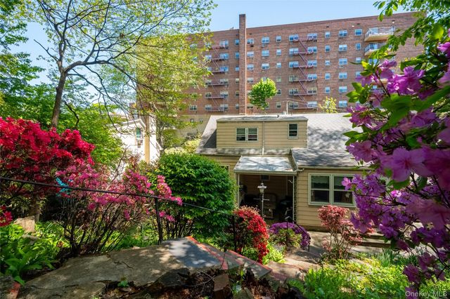 38 Raybrook Road, Yonkers, NY 10704