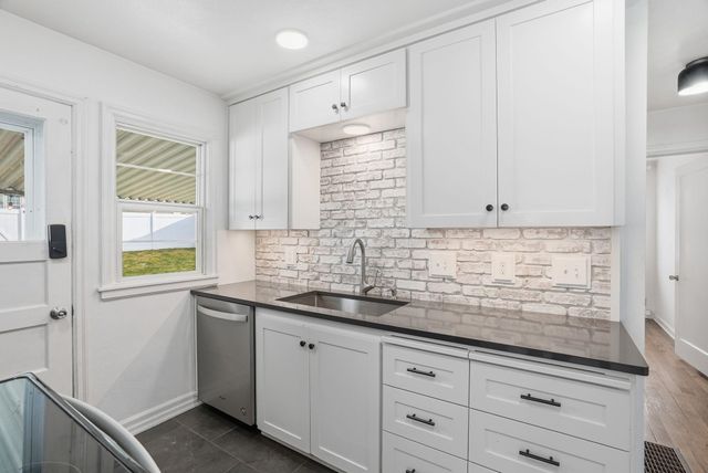 3114 N Columbia Cir, Spokane, WA 99205