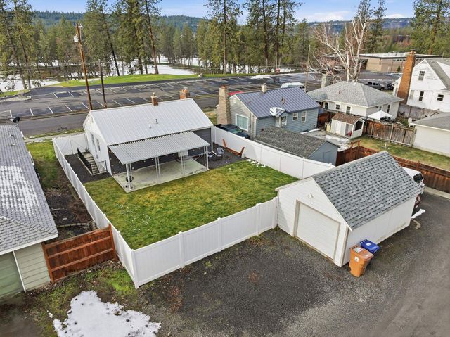 3114 N Columbia Cir, Spokane, WA 99205