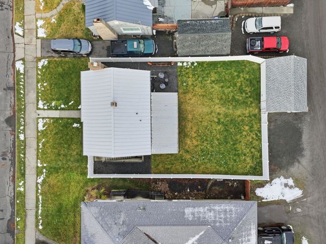 3114 N Columbia Cir, Spokane, WA 99205