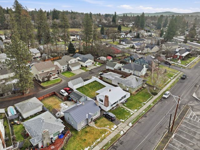 3114 N Columbia Cir, Spokane, WA 99205