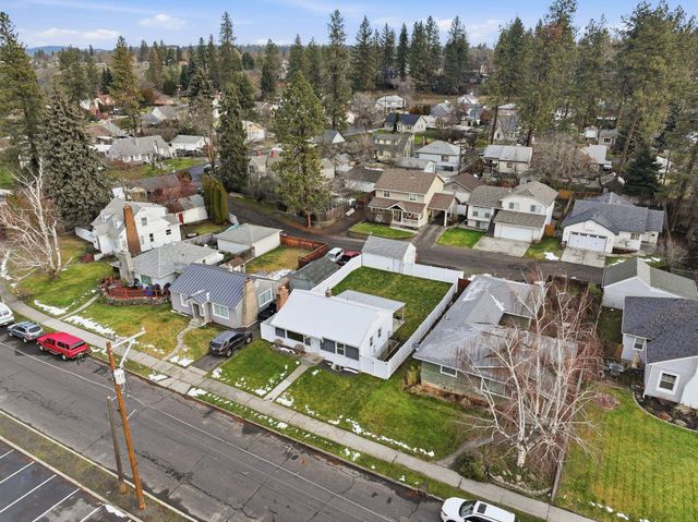 3114 N Columbia Cir, Spokane, WA 99205