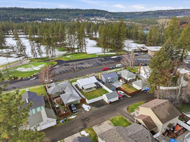 3114 N Columbia Cir, Spokane, WA 99205