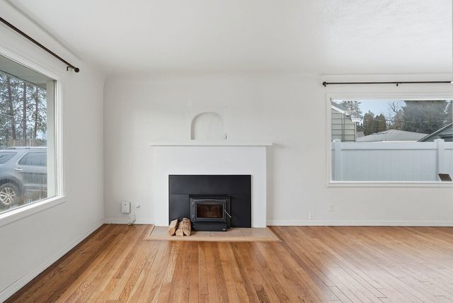 3114 N Columbia Cir, Spokane, WA 99205