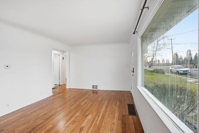 3114 N Columbia Cir, Spokane, WA 99205