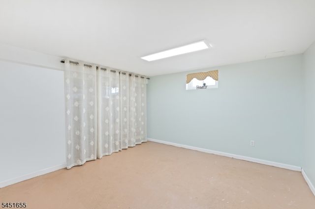 36 Northern Dr, Fair Lawn Boro, NJ 07410