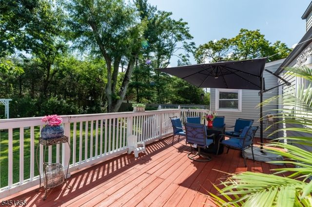 36 Northern Dr, Fair Lawn Boro, NJ 07410
