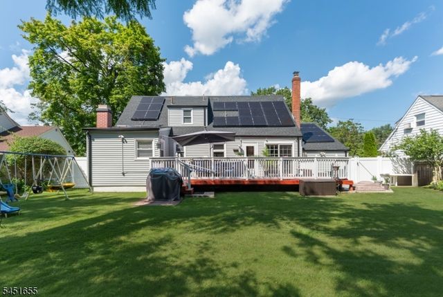36 Northern Dr, Fair Lawn Boro, NJ 07410