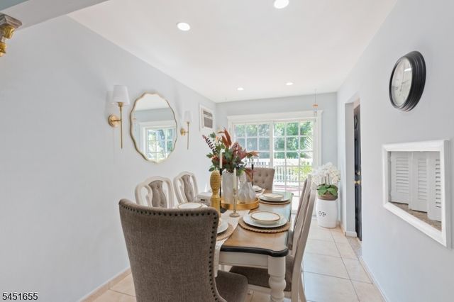 36 Northern Dr, Fair Lawn Boro, NJ 07410