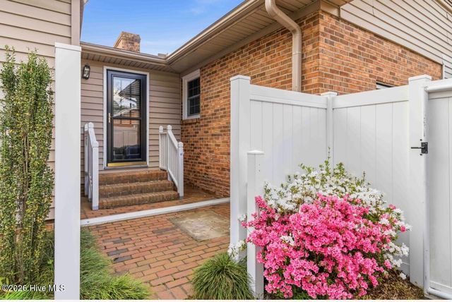 1709 Hillcrest Drive W, Wilson, NC 27893