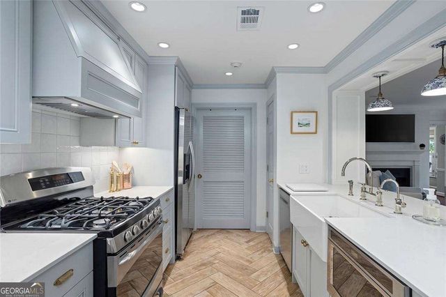 464 Ansley Walk Terrace NE, Atlanta, GA 30309