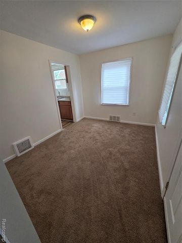 7250 Dolphin, Redford, MI 48239