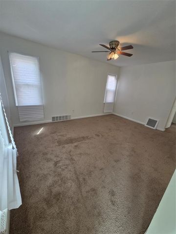 7250 Dolphin, Redford, MI 48239