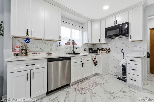 11828 Robinwood Boulevard, Warren, MI 48093