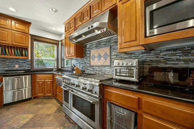 112 Monterey, Medford, OR 97504