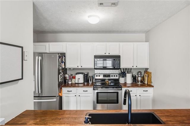 100 Cynthia Court, Dallas, GA 30157