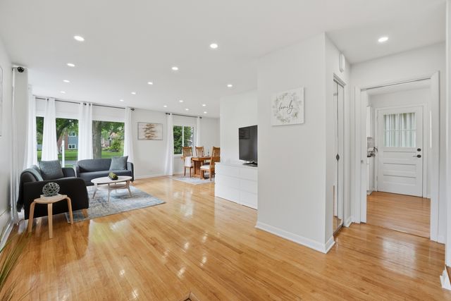 5 S Waterman Avenue, Arlington Heights, IL 60004