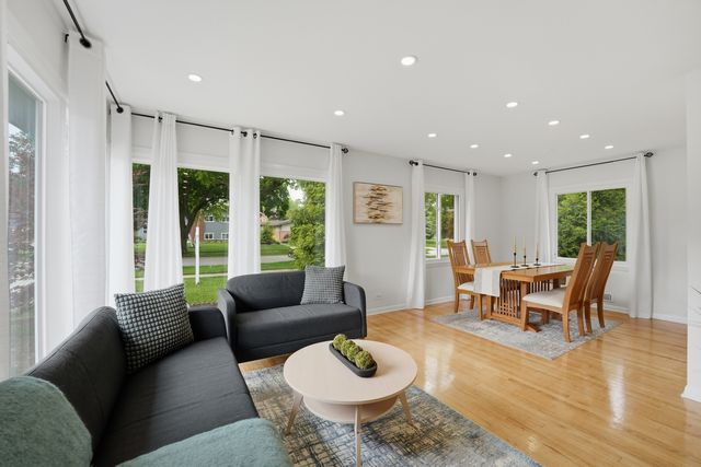 5 S Waterman Avenue, Arlington Heights, IL 60004
