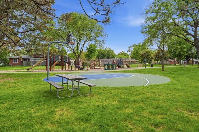 5 S Waterman Avenue, Arlington Heights, IL 60004