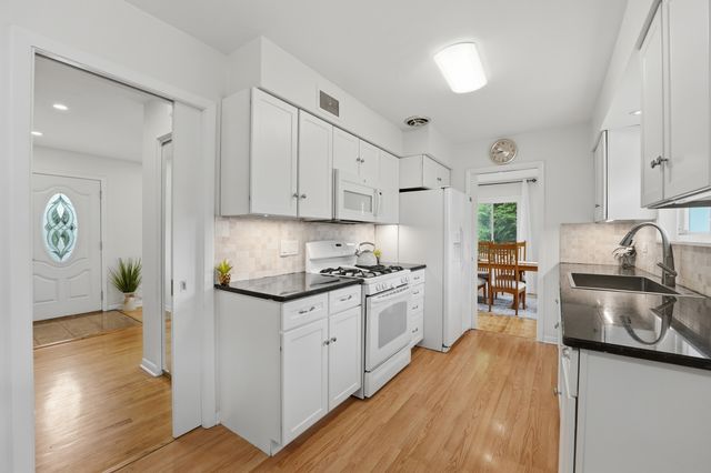 5 S Waterman Avenue, Arlington Heights, IL 60004