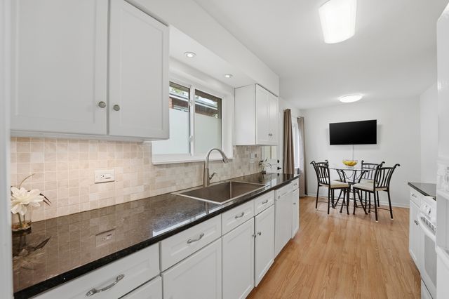 5 S Waterman Avenue, Arlington Heights, IL 60004