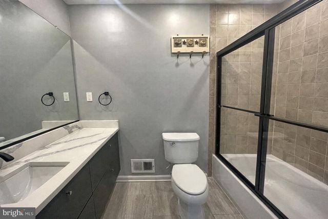 402 N CHAPEL ST, Baltimore, MD 21231