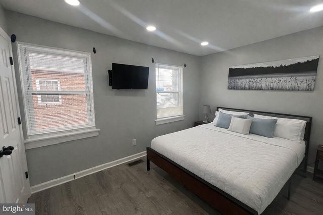 402 N CHAPEL ST, Baltimore, MD 21231