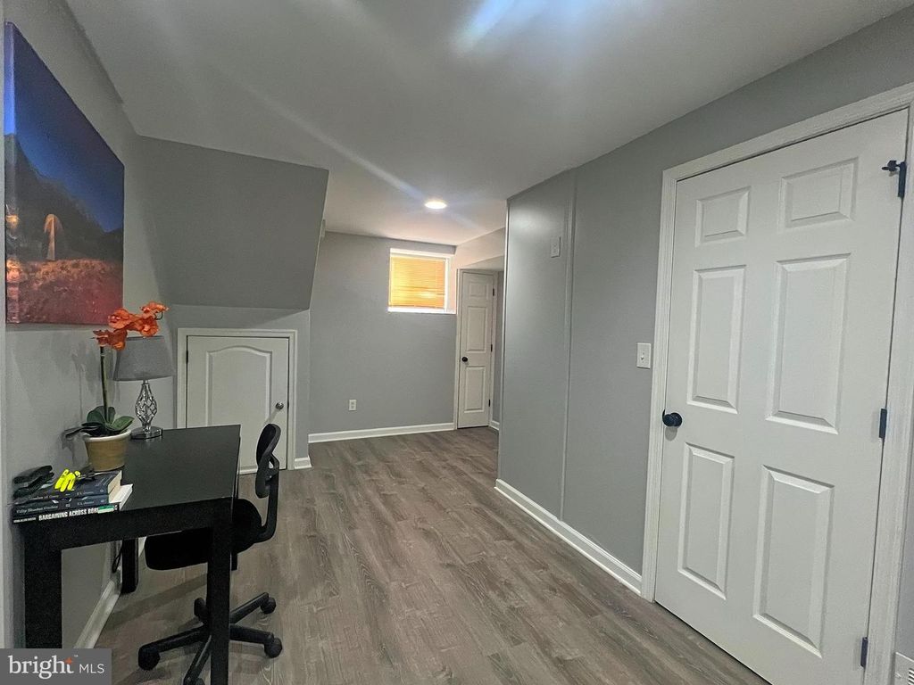 Image 20 of property listing at 402 N CHAPEL ST, Baltimore, MD 21231