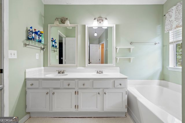 543 Settlers Ridge Lane, Hiram, GA 30141