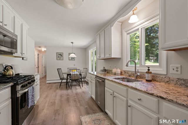 22 Willard Street, Simsbury, CT 06070