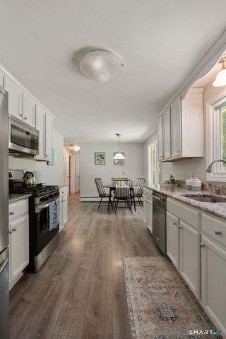 22 Willard Street, Simsbury, CT 06070