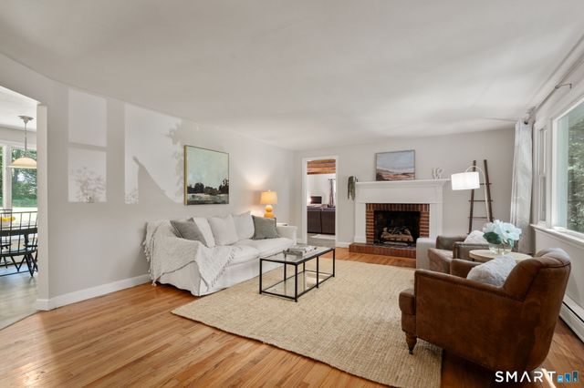 22 Willard Street, Simsbury, CT 06070