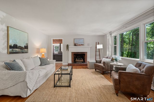 22 Willard Street, Simsbury, CT 06070