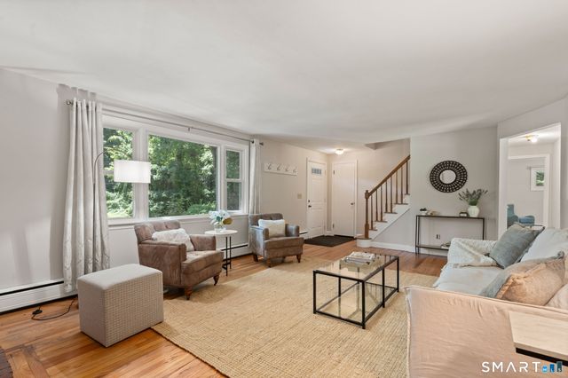 22 Willard Street, Simsbury, CT 06070