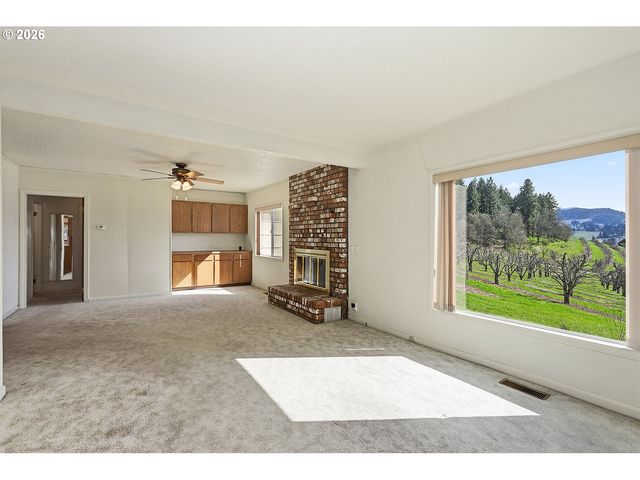 3503 EHRCK HILL Dr, Hood River, OR 97031