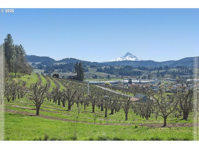 3503 EHRCK HILL Dr, Hood River, OR 97031