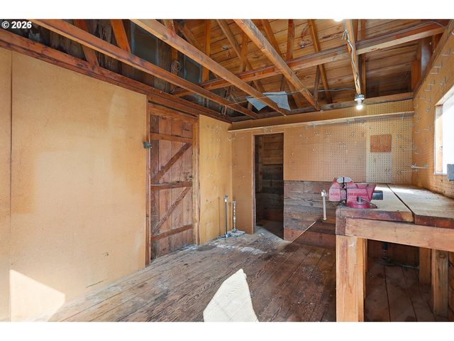 3503 EHRCK HILL Dr, Hood River, OR 97031