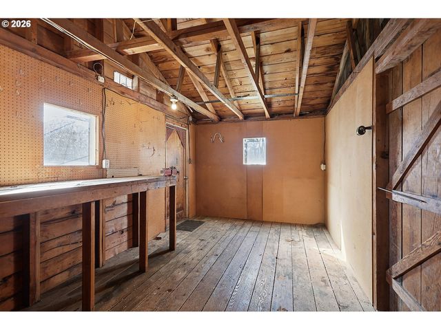 3503 EHRCK HILL Dr, Hood River, OR 97031