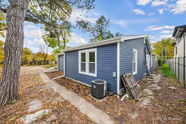 481 Edward Court, Des Plaines, IL 60016