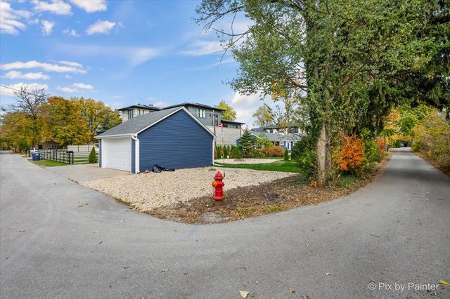 481 Edward Court, Des Plaines, IL 60016